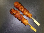 本格炭火焼き鳥（もも串）-2